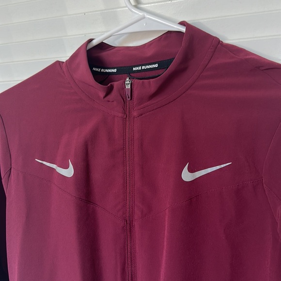 Nike Women's Flex Burgundy Reflective Running Jacket - Picture 7 of 10